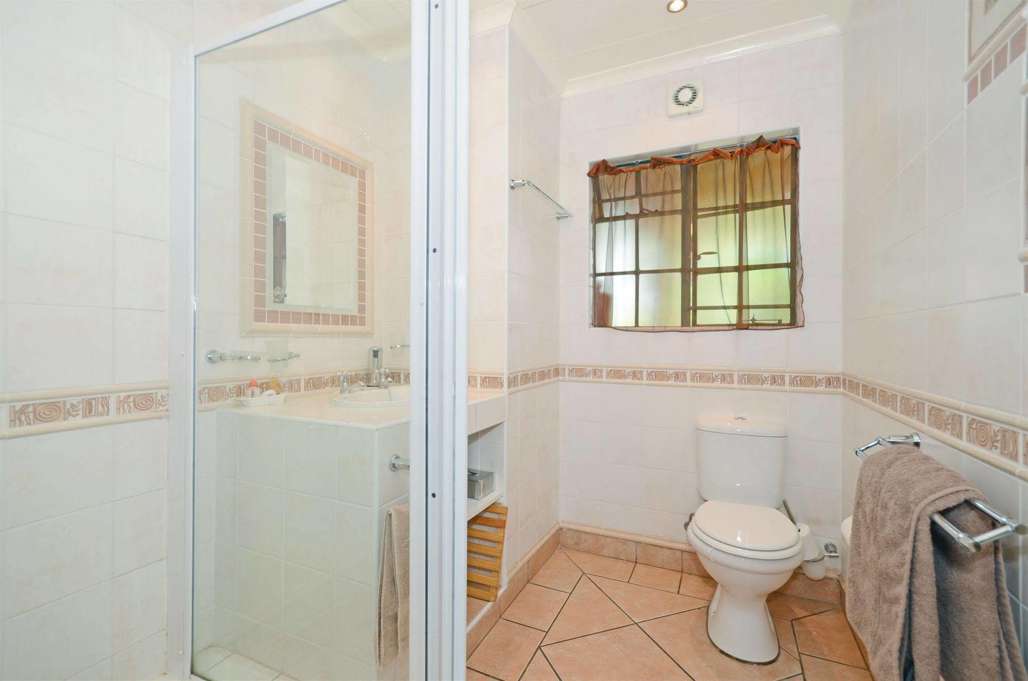 Cherry Tree Cottage B&B Linden Γιοχάνεσμπουργκ Εξωτερικό φωτογραφία