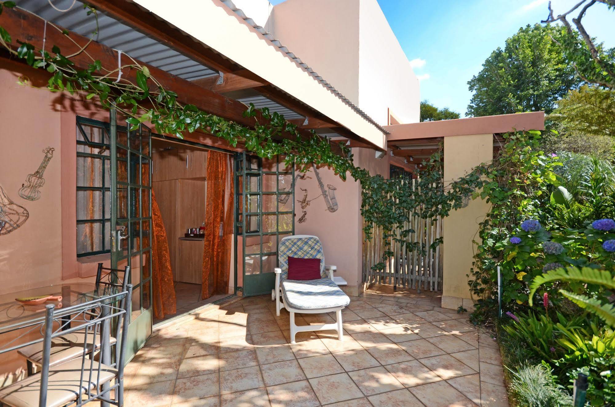 Cherry Tree Cottage B&B Linden Γιοχάνεσμπουργκ Εξωτερικό φωτογραφία